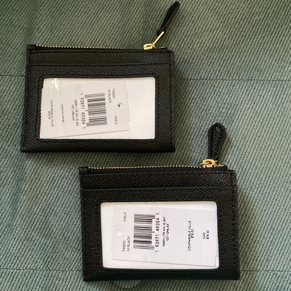 Coach Mini Skinny - Picture 2 of 3